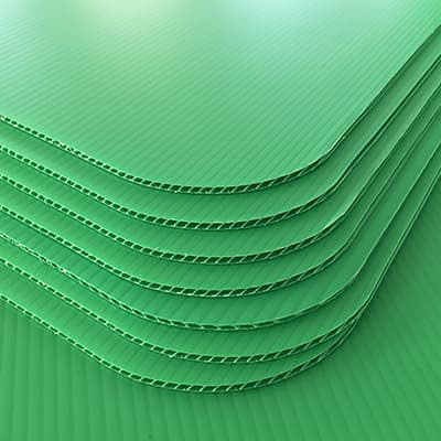 Gegolfde plastic flessenverdelers